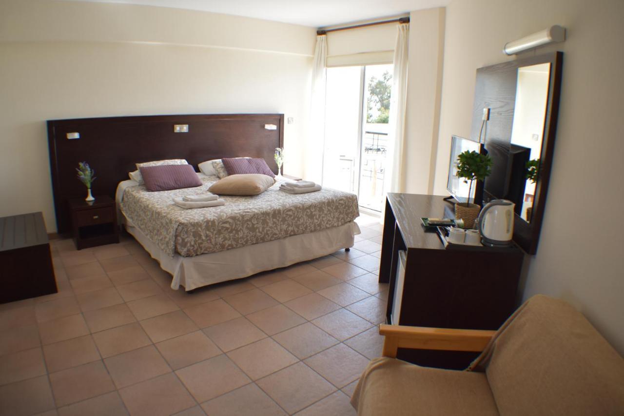 חוף גוברנור Andreas & Melanie Beach Hotel מראה חיצוני תמונה